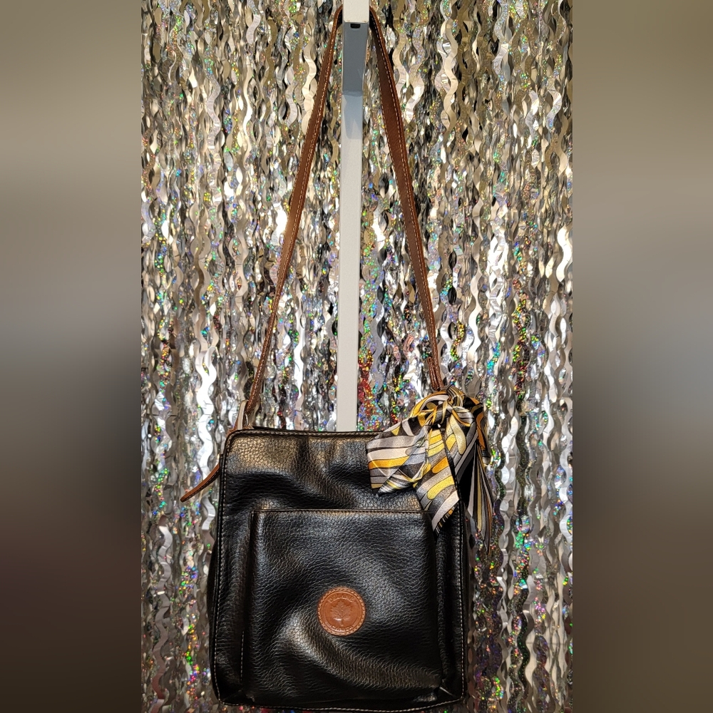 #569-Vintage Delane Canada Black/Brown Crossbody Bag W Twirley
